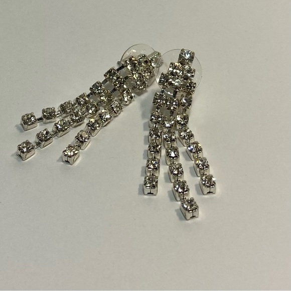 Chandelier crystal silver tone drop women earrings. Used - Picture 2 of 5